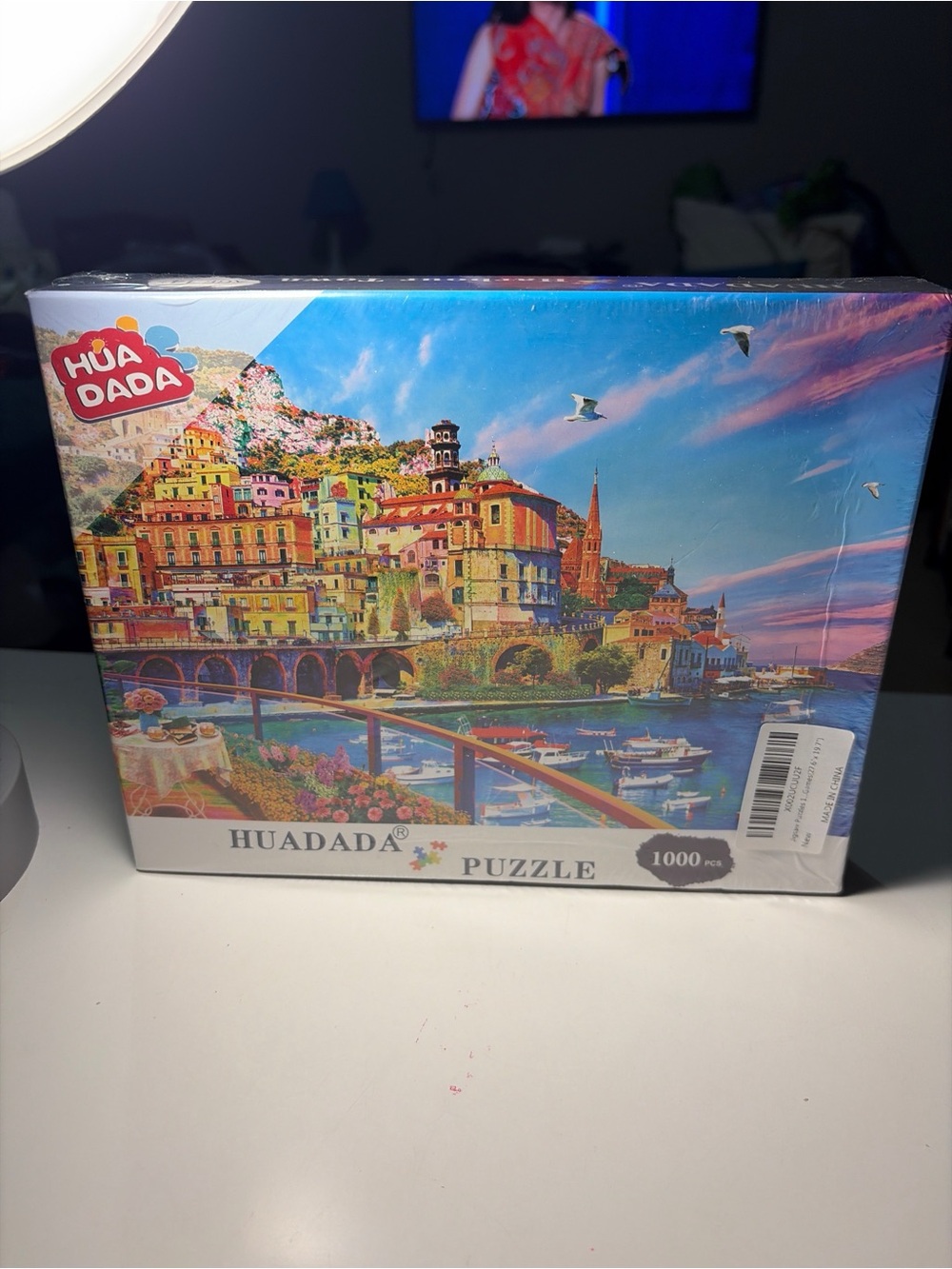 1000-Piece Huadada Coastal Village Puzzle - Multicolor